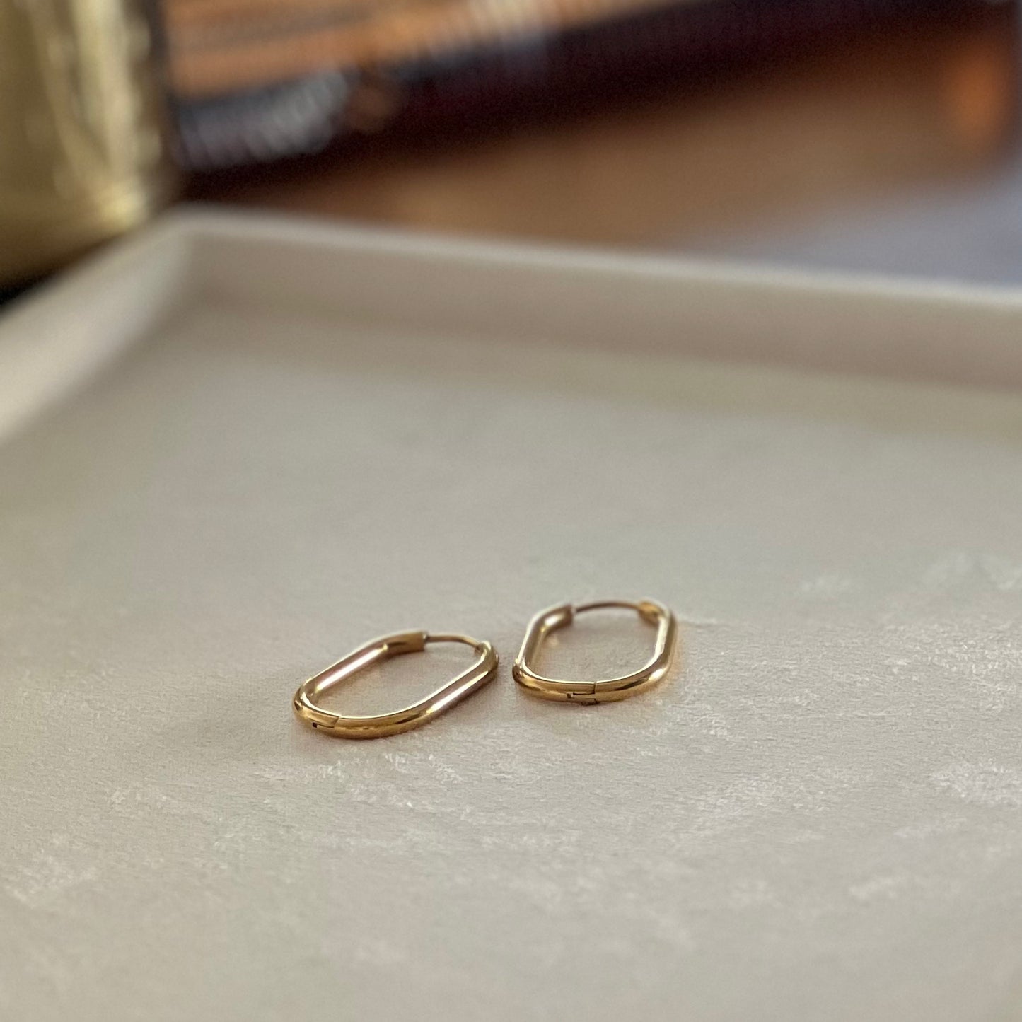 Hinged Oval Hoops
