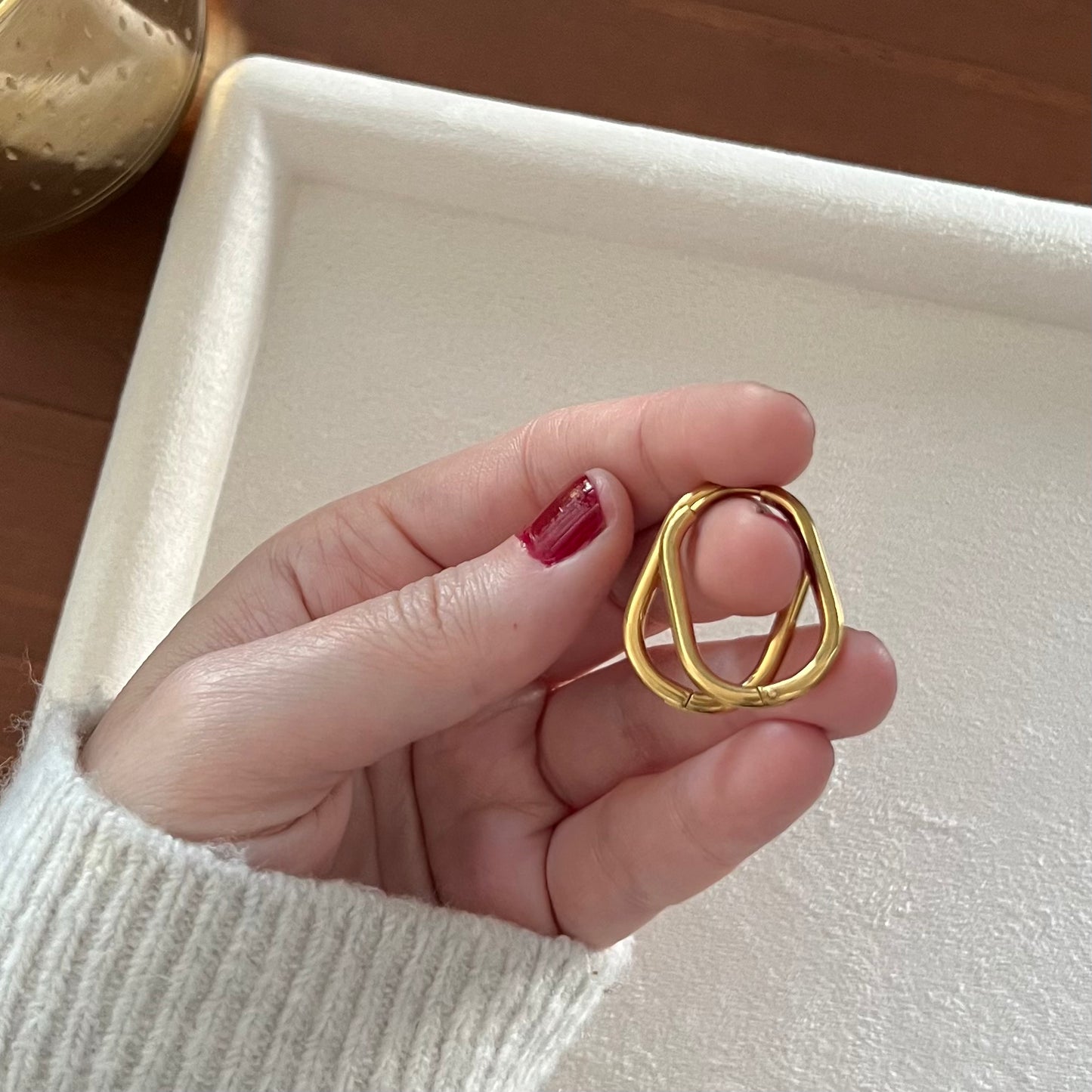 Hinged Oval Hoops