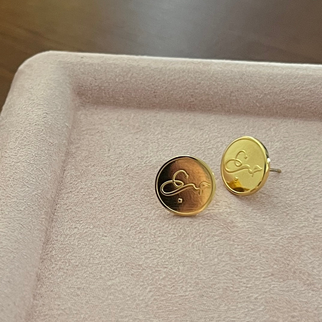 Love (حب | Hub) Studs