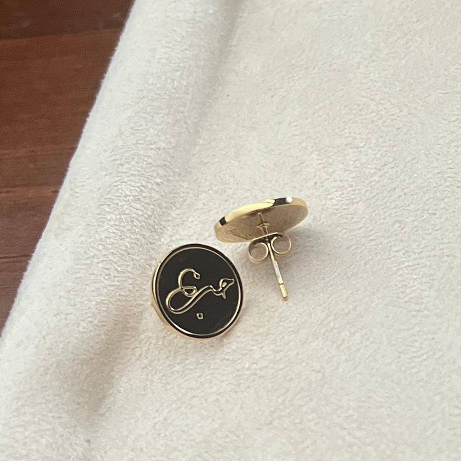 Love (حب | Hub) Studs
