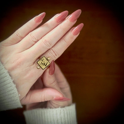 Woman of Strength (قوية | Qawiyah) Ring